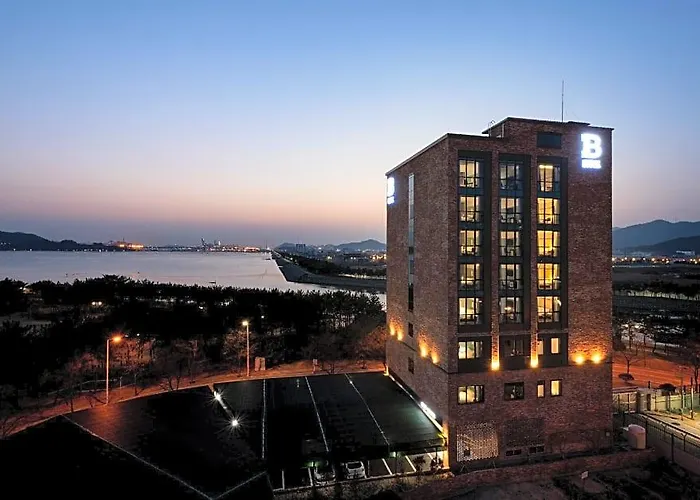 Brown-dot Sinho Oceanpark Hotel 3*