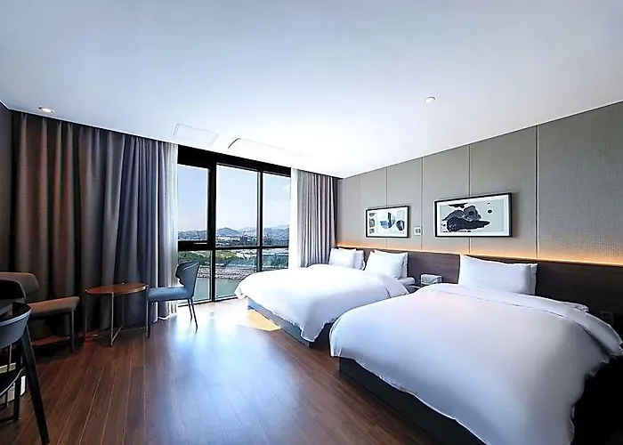 Brown-dot Sinho Oceanpark Hotel 3*