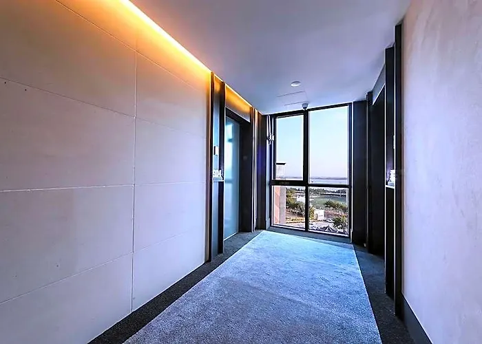 Brown-dot Sinho Oceanpark Hotel
