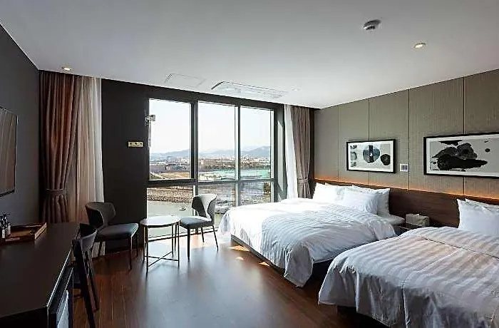 Brown-dot Sinho Oceanpark