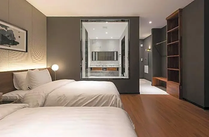 Brown-dot Sinho Oceanpark Hotel