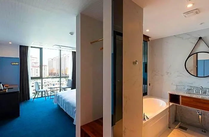 Brown-dot Sinho Oceanpark Hotel